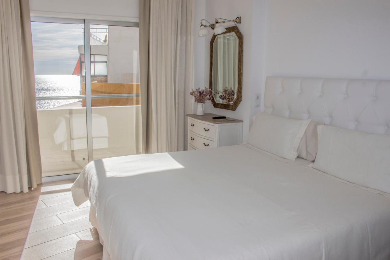 Beachfront Apartment In Fuengirola With Sea Views المظهر الخارجي الصورة