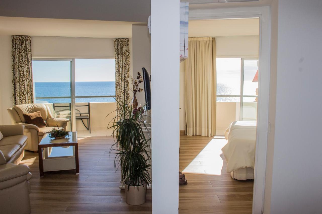 Beachfront Apartment In Fuengirola With Sea Views المظهر الخارجي الصورة