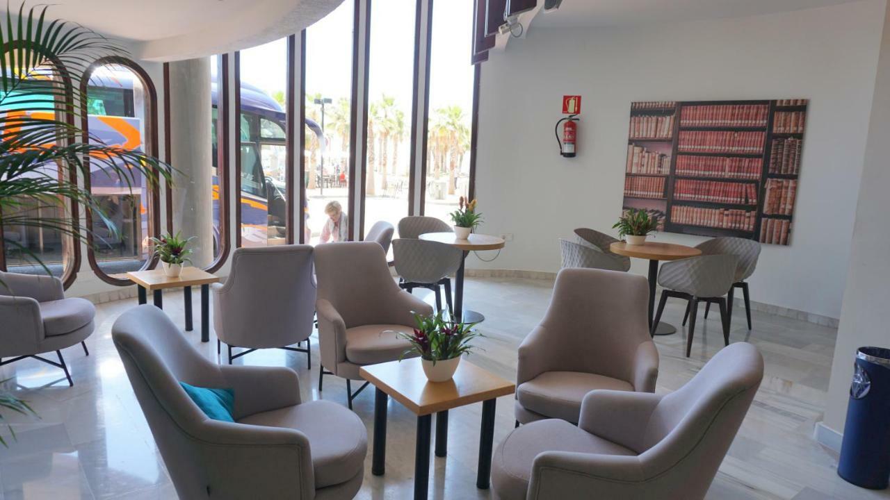 Beachfront Apartment In Fuengirola With Sea Views المظهر الخارجي الصورة
