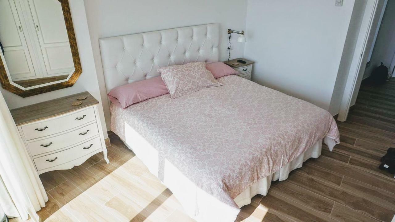 Beachfront Apartment In Fuengirola With Sea Views المظهر الخارجي الصورة