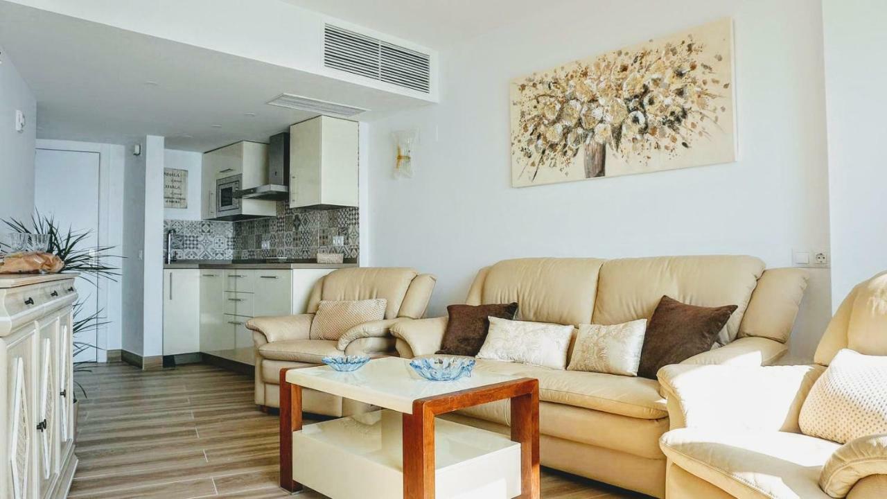 Beachfront Apartment In Fuengirola With Sea Views المظهر الخارجي الصورة