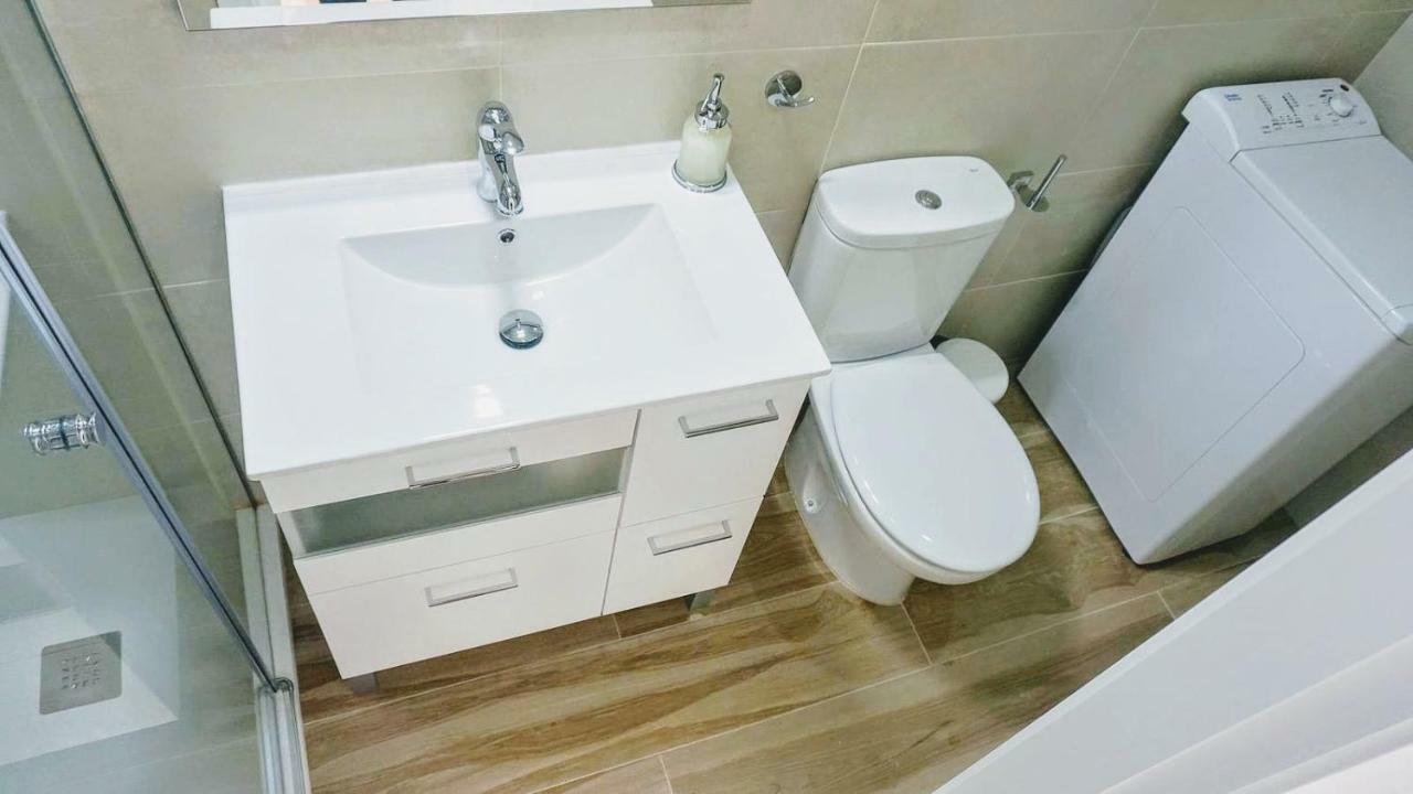 Beachfront Apartment In Fuengirola With Sea Views المظهر الخارجي الصورة